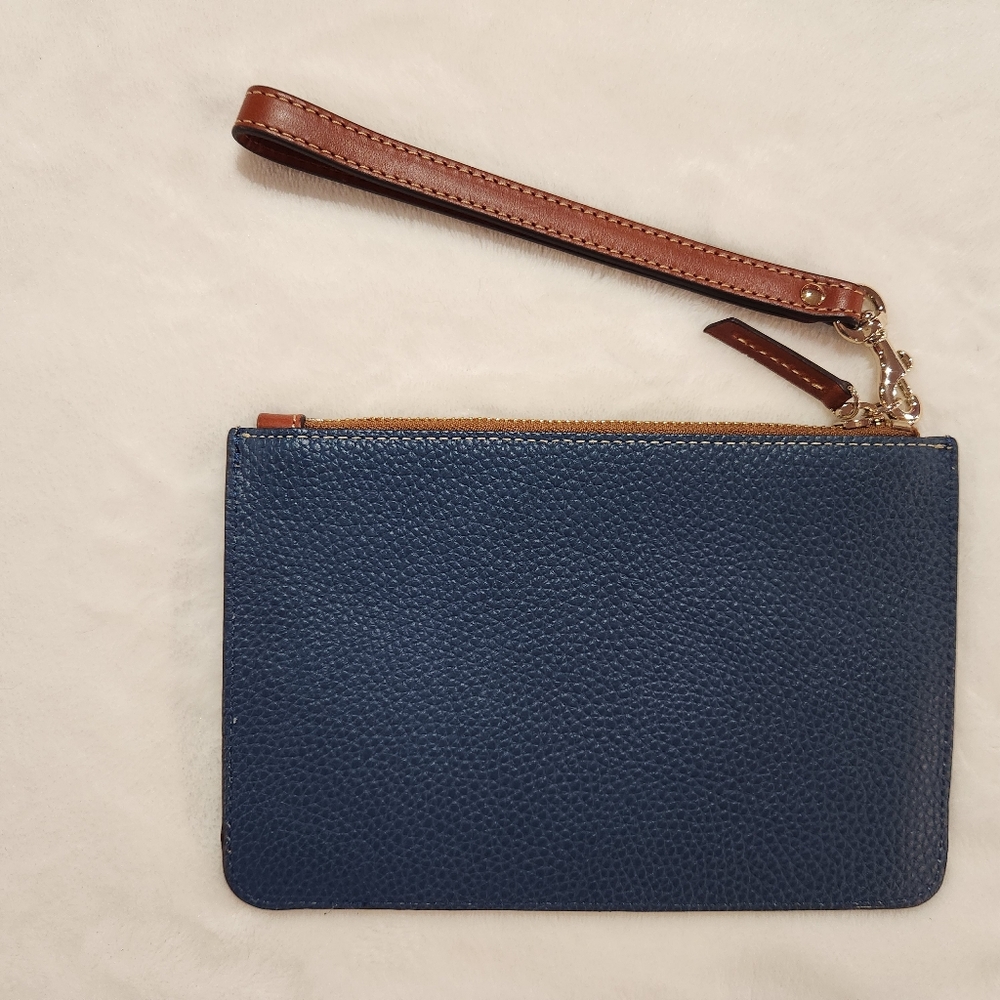 Dooney & Bourke Medium Flat Leather Wristlet - Picture 4 of 9